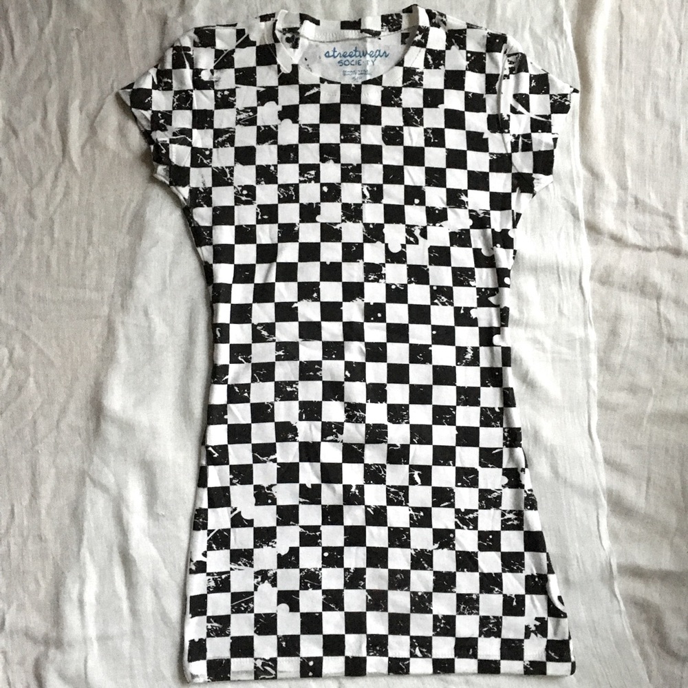 Checkered long t-shirt with cap sleeves